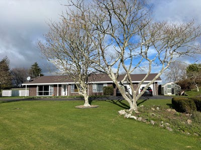 /international/nz/100-newell-road-tokoroa-south-waikato-380066119757/