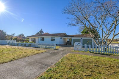 /international/nz/3-howe-street-foxton-horowhenua-380066089031/