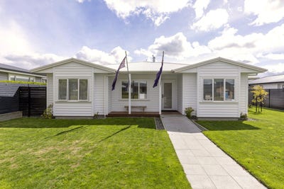 /international/nz/18-maison-way-rangatira-park-taupo-380066111824/