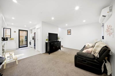 /international/nz/28-raupeti-lane-henderson-waitakere-city-380066170451/