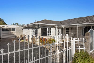 /international/nz/whakatane-bay-of-plenty-380066169439/