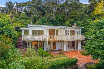 /international/nz/779-west-coast-road-oratia-waitakere-city-380066102739/