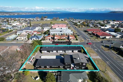/international/nz/39-kaimanawa-street-taupo-central-north-island-380066174746/