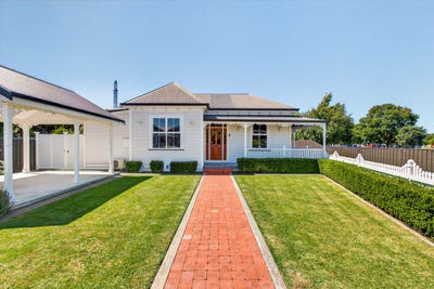 /international/nz/greenmeadows-napier-city-380066097145/
