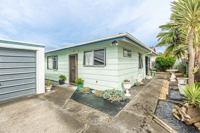 /international/nz/hackett-street-whanganui-east-manawatu-whanganui-380066120846/