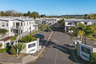 /international/nz/92-bush-road-albany-north-shore-city-380066080725/