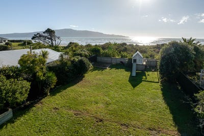 /international/nz/191-manly-street-paraparaumu-beach-kapiti-coast-380066168794/