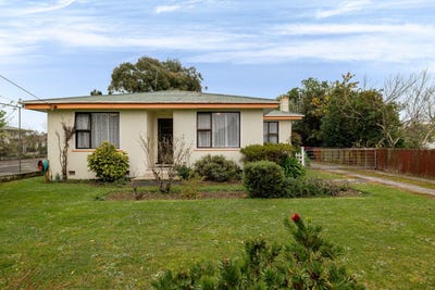 /international/nz/44-albert-street-pahiatua-tararua-380066124110/