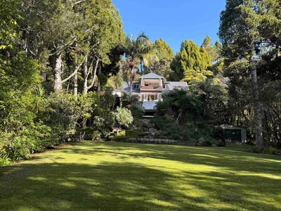 /international/nz/215-konini-road-titirangi-waitakere-city-380066168632/