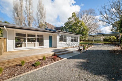 /international/nz/waihi-hauraki-380066180237/