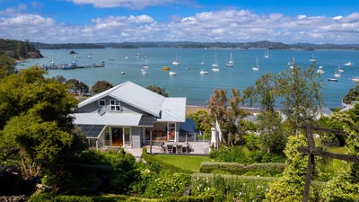 /international/nz/27-wellington-street-russell-far-north-380066109179/