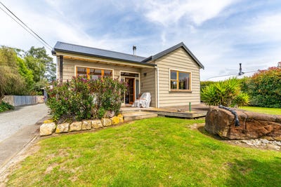 /international/nz/10-matai-street-pleasant-point-timaru-380066092933/