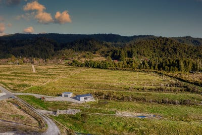 /international/nz/577-blue-spur-road-hokitika-westland-380066103871/