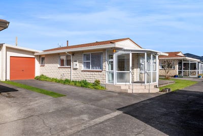 /international/nz/inglewood-new-plymouth-380066179671/