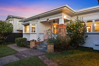 /international/nz/10-riro-street-point-chevalier-auckland-city-380066179600/