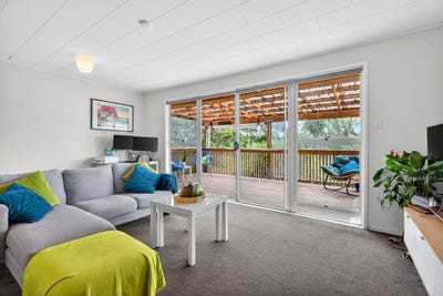 /international/nz/69-kia-ora-road-beach-haven-north-shore-city-380066114917/