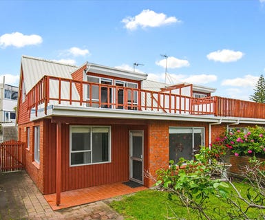 /international/nz/paraparaumu-beach-kapiti-coast-380066117412/