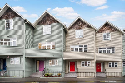 /international/nz/murphy-street-thorndon-gisborne-380066109030/