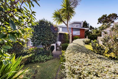 /international/nz/8-longview-drive-merrilands-new-plymouth-380066112178/