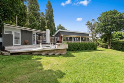 /international/nz/281-spencer-road-lake-tarawera-bay-of-plenty-380066089379/