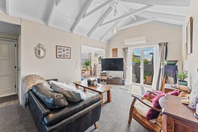 /international/nz/18-ward-place-richmond-heights-taupo-380066092682/