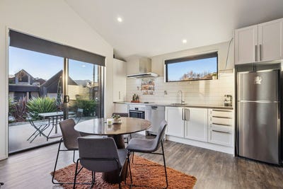 /international/nz/huxley-place-lake-hayes-estate-queenstown-380066108746/