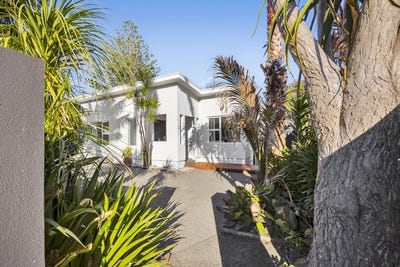 /international/nz/70-seaview-road-marfell-new-plymouth-380066124342/