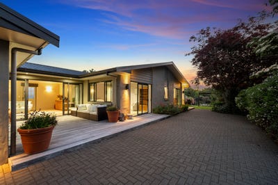 /international/nz/371-central-road-hamurana-rotorua-380066115437/
