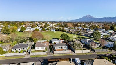 /international/nz/12-karaka-street-merrilands-new-plymouth-380066095550/