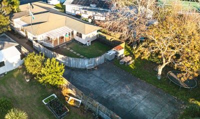 /international/nz/42-cobham-crescent-kelston-waitakere-city-380066167983/