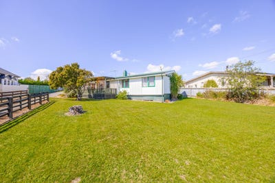 /international/nz/waipukurau-and-surrounds-central-hawkes-bay-380066121413/