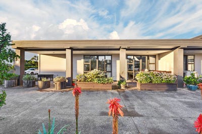 /international/nz/176-mcleod-road-te-atatu-south-waitakere-city-380066097139/