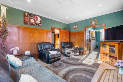 /international/nz/39-holyhead-street-outram-dunedin-city-380066122408/