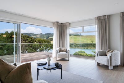 /international/nz/98-omahina-street-raglan-waikato-380066090391/