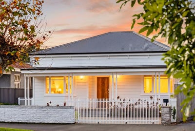 /international/nz/georges-drive-napier-south-hawkes-bay-380066110068/