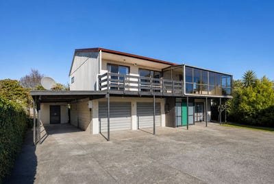 /international/nz/8-devon-street-glenholme-rotorua-380066162225/