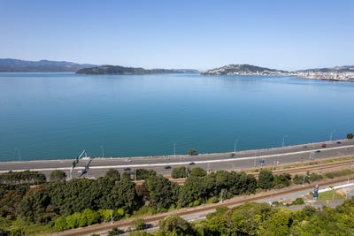 /international/nz/22-sovereign-point-kaiwharawhara-wellington-city-380066101337/