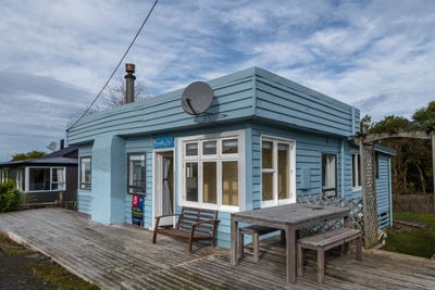 /international/nz/7-kowhai-street-kaka-point-clutha-380066095163/