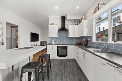 /international/nz/5-smale-terrace-napier-hill-napier-city-380066121927/