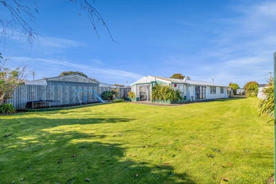 /international/nz/hawera-south-taranaki-380066179295/