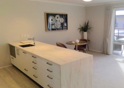 /international/nz/11-commodore-drive-lynfield-auckland-city-380066179566/