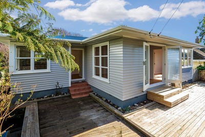 /international/nz/10-anthony-street-tawa-wellington-city-380066170421/