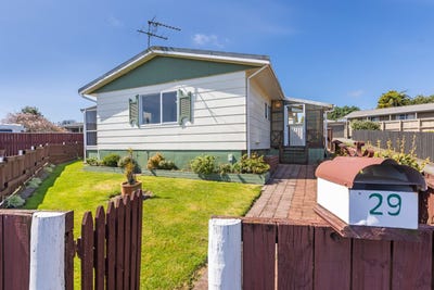 /international/nz/1-silvan-place-bell-block-new-plymouth-380066121624/