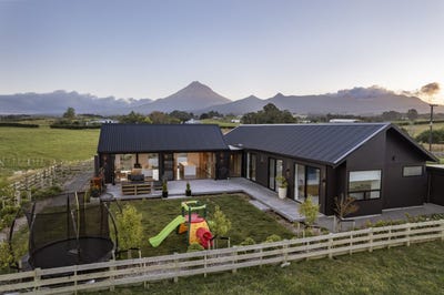 /international/nz/589-kent-road-korito-new-plymouth-380066104836/