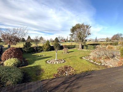 /international/nz/17-side-street-clinton-and-surrounds-clutha-380066179079/