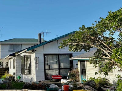 /international/nz/raumati-beach-wellington-380066113152/