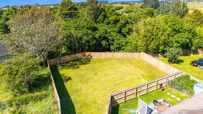 /international/nz/merrilands-new-plymouth-380066103798/