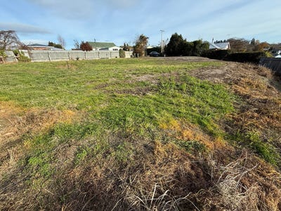 /international/nz/1-naish-street-balclutha-clutha-380066119440/