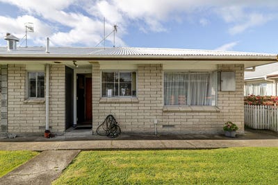 /international/nz/9-south-street-west-end-manawatu-whanganui-380066162334/