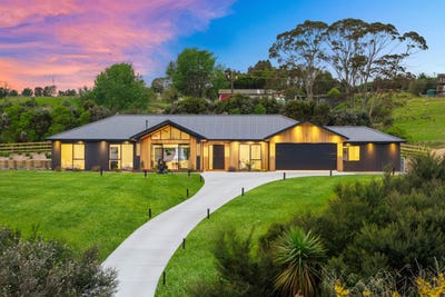 /international/nz/51-follies-way-dairy-flat-rodney-380066082595/